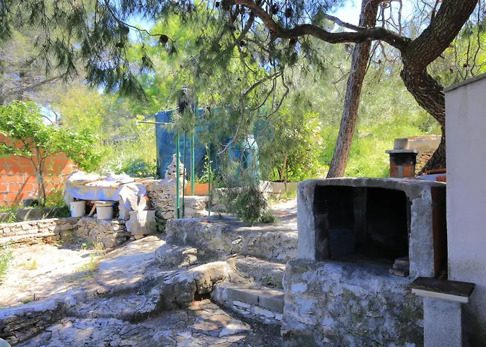 بيت للعطل Secluded Fisherman's Cove Ducac, Brac - 24291 *